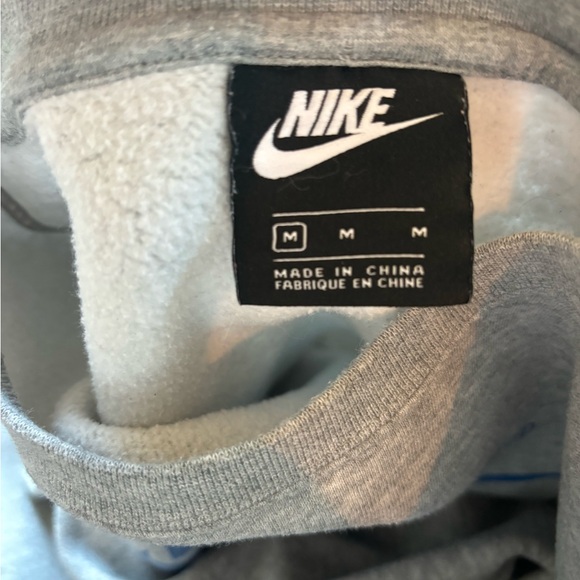 Nike crew neck size medium - Picture 4 of 4